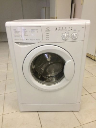 Лот: 16295880. Фото: 1. Стиральная машинка Indesit wisl-102. Стиральные машины