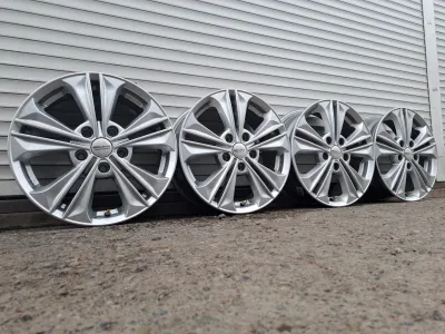 Лот: 23355190. Фото: 1. Комплект Оригинальных Литых дисков... Диски