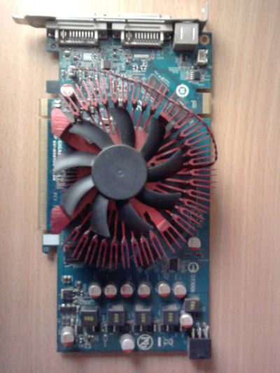 Лот: 3897291. Фото: 1. видеокарту GeForce 9800 gt. Видеокарты
