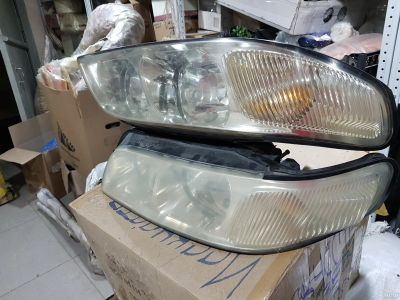 Лот: 13491807. Фото: 1. Фары Nissan Avenir W11. Оптика и освещение