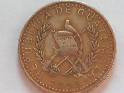 Лот: 18657175. Фото: 1. Монета Гватемала 1 кетсаль, 1999. Америка
