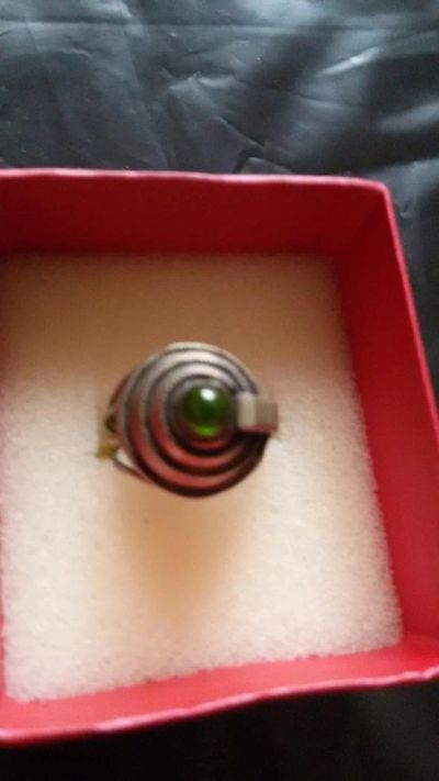 Лот: 7470014. Фото: 1. кольцо размер 16,5 с зеленым камнем... Кольца, перстни