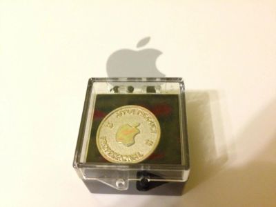 Лот: 5434452. Фото: 1. Значок Apple Product Professional... Другое (значки, медали, жетоны)