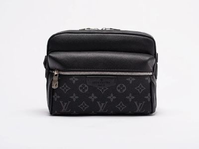 Лот: 19071911. Фото: 1. Наплечная сумка Louis Vuitton... Сумки