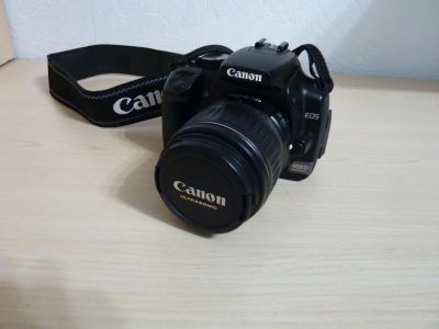 Лот: 7774180. Фото: 1. Зеркальный фотоаппарат Canon EOS... Цифровые зеркальные