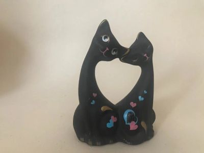 Лот: 15569522. Фото: 1. Сувенир "Коты" сердце, шамот Керамика. Фигурки, статуэтки