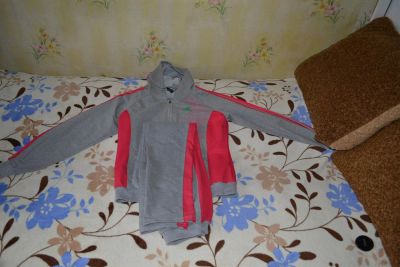 Лот: 3415947. Фото: 1. Продам спортивный костюм. Другое (спортивная одежда)