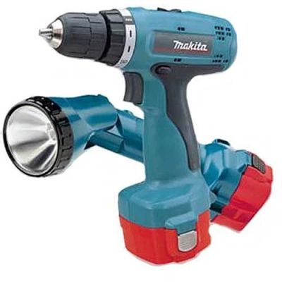 Лот: 3365081. Фото: 1. Продам шуруповерт Makita 6270D... Электроинструмент