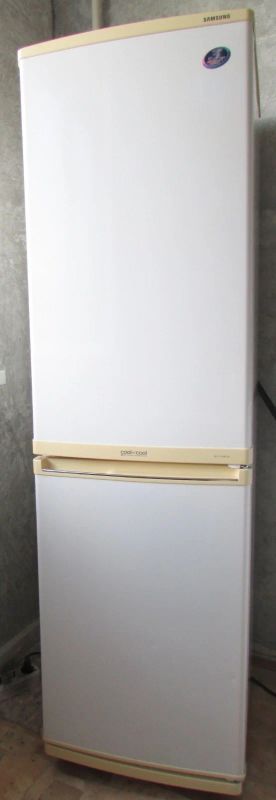 Лот: 17972707. Фото: 1. Холодильник Samsung RL17MBSW. Холодильники, морозильные камеры