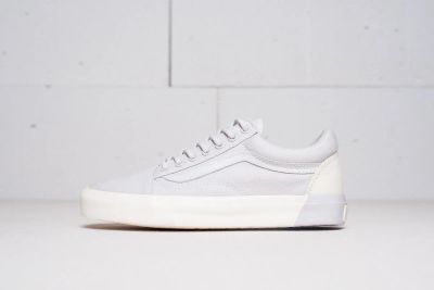 Лот: 11707771. Фото: 1. Кеды Vans Old Skool DX. Кеды, кроссовки, слипоны