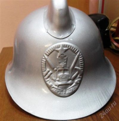Лот: 804102. Фото: 1. Каска пожарного 1940-50 годы... Другое (антиквариат)
