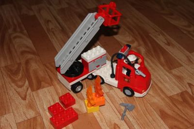 Лот: 4409030. Фото: 1. Lego Duplo, пожарная машина продано... Конструкторы