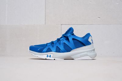 Лот: 11618479. Фото: 1. Кроссовки Under Armour Charged... Кеды, кроссовки, слипоны