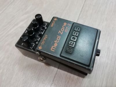 Лот: 14553009. Фото: 1. BOSS Metal Zone MT-2. Гитарные эффекты и комбоусилители