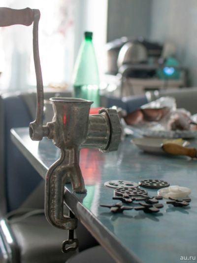 Лот: 13622747. Фото: 1. Мясорубка с дополнительными решетками... Кухонная