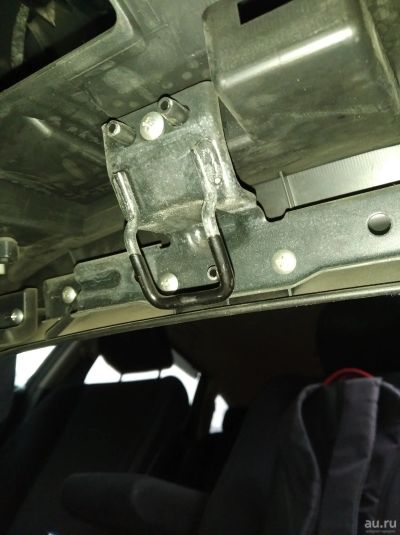 Лот: 14939727. Фото: 1. Honda Stream RN6. Защелка бардачка... Салон