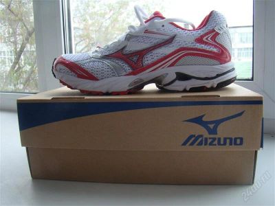 Лот: 961578. Фото: 1. Женские кроссовки Mizuno Wave... Кеды, кроссовки, слипоны