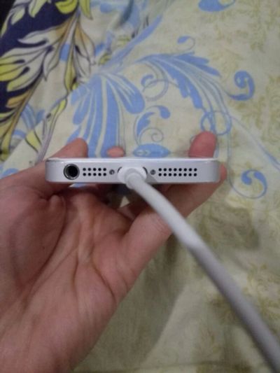 Лот: 8794276. Фото: 1. Iphone 5 с рубля срочно! Предлагайте... Смартфоны