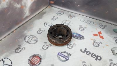Лот: 23589395. Фото: 1. Шкив коленвала Mazda Capella B6... Двигатель и элементы двигателя