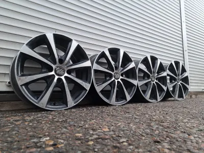 Лот: 23457915. Фото: 1. Комплект Оригинальных Литых дисков... Диски