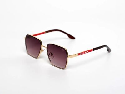 Лот: 21764881. Фото: 1. Очки Prada. Очки солнцезащитные