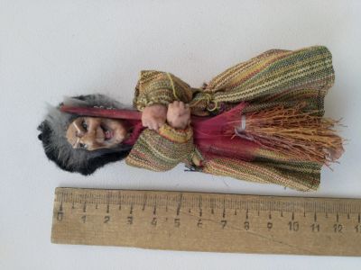 Лот: 18931474. Фото: 1. Сувенир ведьма. Фигурки, статуэтки