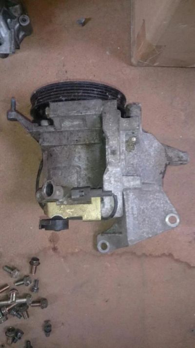 Лот: 8416852. Фото: 1. Компрессор кондиционера на Subaru... Двигатель и элементы двигателя