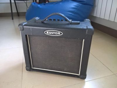 Лот: 8176268. Фото: 1. Kustom Arrow 16R. Гитарные эффекты и комбоусилители