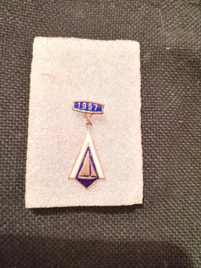 Лот: 17818582. Фото: 1. значек фестиваль 1957г. Тяжелый... Юбилейные