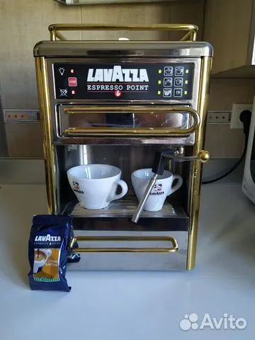 Лот: 19988690. Фото: 1. кофе машина Lavazza (италия). Чайники, кофемашины, кулеры