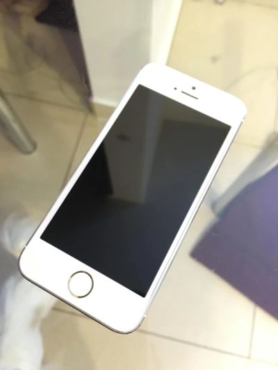 Лот: 6818558. Фото: 1. айфон 5s 32gb gold. Смартфоны