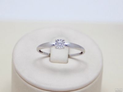 Лот: 13574685. Фото: 1. ЗОЛОТОЕ КОЛЬЦО С БРИЛЛИАНТОМ 1... Кольца, перстни