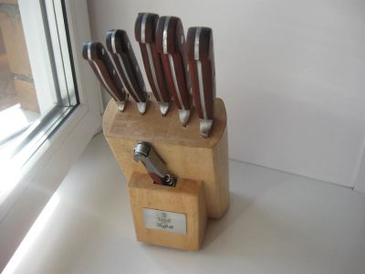 Лот: 7881420. Фото: 1. продам набор ножей в подставке... Столовые приборы, ножи