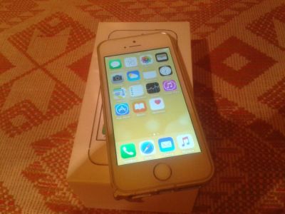 Лот: 6284979. Фото: 1. Apple IPhone 5S Gold 16Gb, документы... Смартфоны