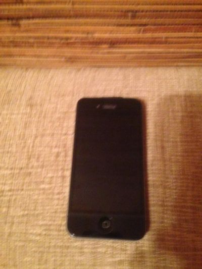 Лот: 8368903. Фото: 1. Продам повторно iPhone 4 чёрный... Смартфоны