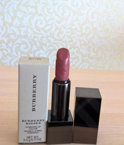 Лот: 10245138. Фото: 1. Помада Burberry kisses № 17 English... Макияж