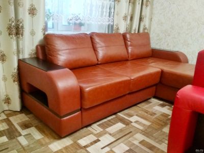 Лот: 15114235. Фото: 1. Диван кожаный. Диваны