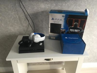 Лот: 10434768. Фото: 1. PS4. Игровые приставки, консоли