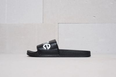 Лот: 11732914. Фото: 1. Сланцы Supreme. Кеды, кроссовки, слипоны
