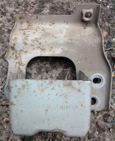 Лот: 6372135. Фото: 1. Опора заднего бампера Nissan Tino. Кузов