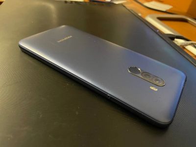 Лот: 18141301. Фото: 1. Pocophone F1 6/128Gb. Смартфоны