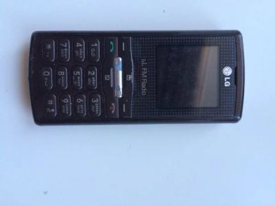 Лот: 4560920. Фото: 1. Сотовый телефон LG. Кнопочные мобильные телефоны