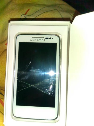 Лот: 6796032. Фото: 1. alcatel отличный телефон ищет... Смартфоны
