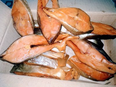 Лот: 15587760. Фото: 1. Стейк кижуча холодного копчения... Икра, рыба, морепродукты