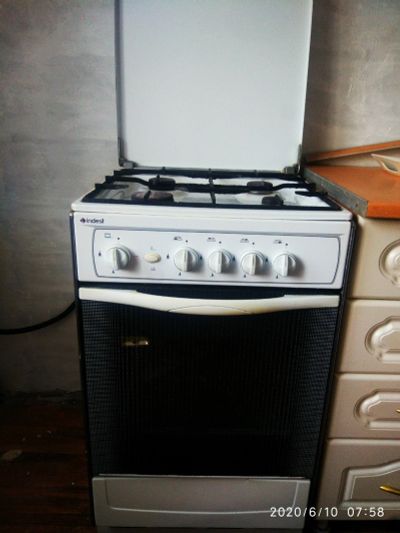 Лот: 16136940. Фото: 1. газовая плита indesit. Плиты, духовые шкафы, варочные поверхности