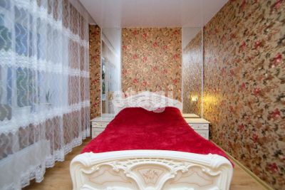 Лот: 25296765. Фото: 1. 4-комн. квартира , Красноярск... Квартиры, студии