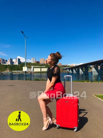 Лот: 17091194. Фото: 1. Чемодан M. Чемоданы и сумки дорожные