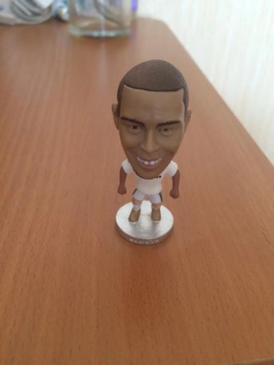 Лот: 7042764. Фото: 1. Фигурка футболиста Ronaldo. Фигурки, статуэтки