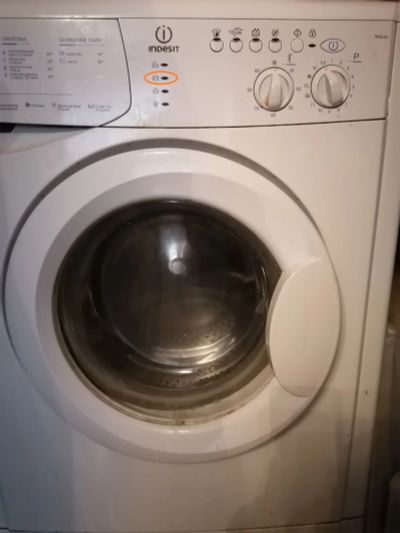 Лот: 16663046. Фото: 1. Стиральная машинка indesit wisl62. Стиральные машины