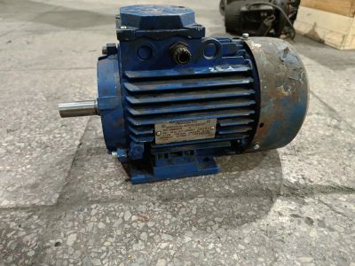 Лот: 25886513. Фото: 1. Электродвигатель адм80В4 1,5 кВт... Электродвигатели